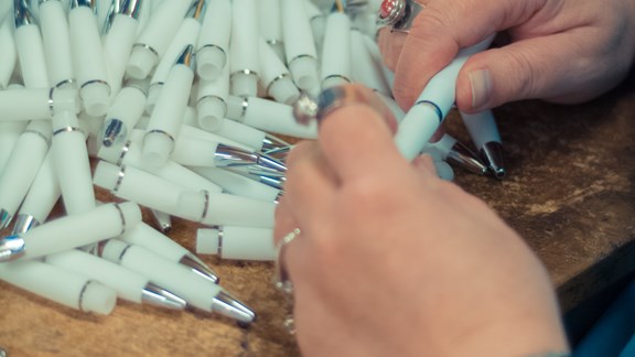 Assembling Pens 2
